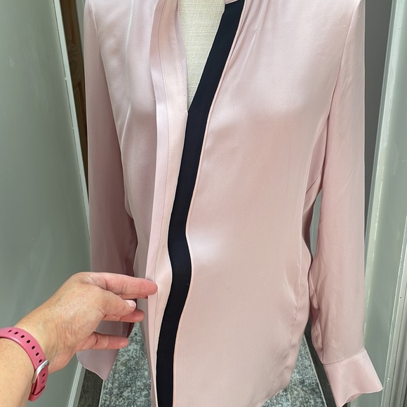 Vince silk blouse slightly sheer. - Picture 2 of 6